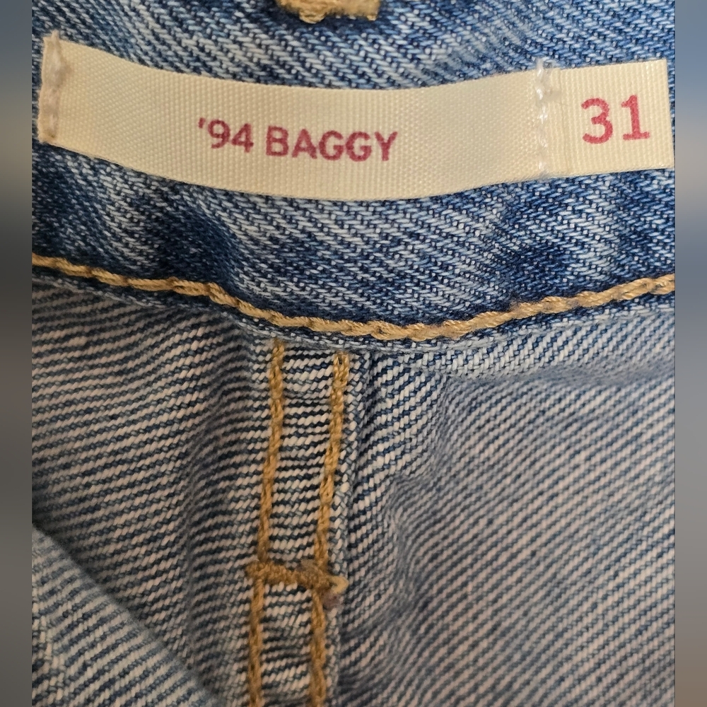 Levi's '94 Baggy Blue Distressed Higg Rise Jeans - Picture 11 of 11